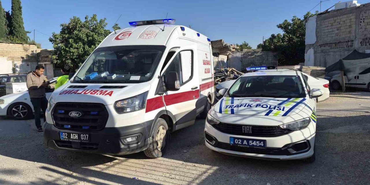 Adıyaman Musalla Mahallesi'nde Bisikletin Otomobile Çarpmasıyla 1 Kişi Yaralandı
