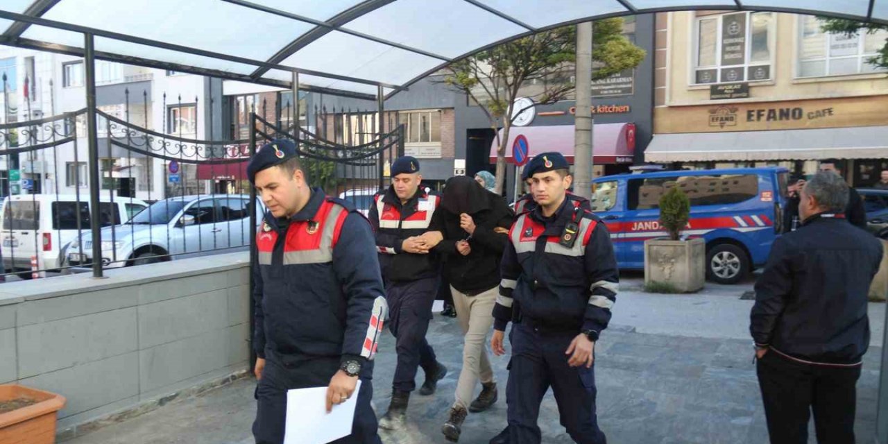 Eskişehir'de Uyuşturucu Operasyonunda 21 Poşet Kenevir Ve Tabanca Ele Geçirildi