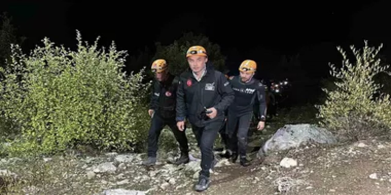 Yazılı Kanyon'da Mahsur Kalan İHH'liler Dronla Telsiz Ulaştırılıp Kurtarıldı, 1 Ölü