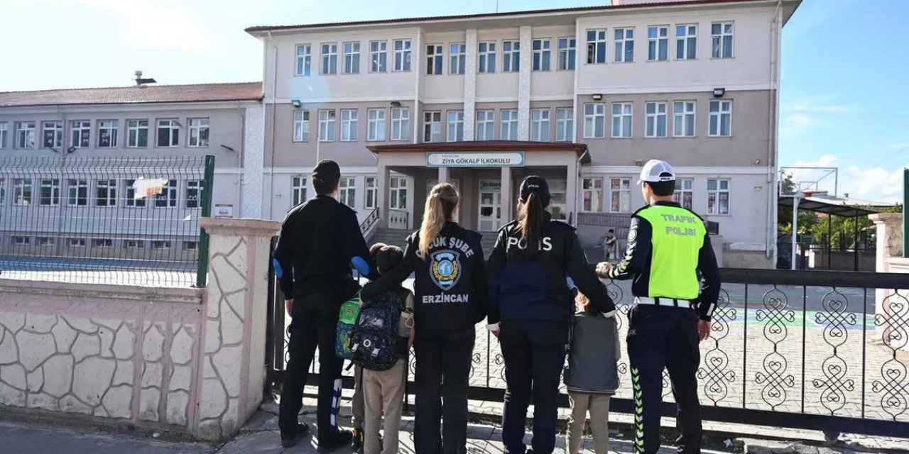 Erzincan'da Okul Çevresinde 4 Servis, 28 Sivil Araç Denetlendi, 72 Kişi Sorgulandı