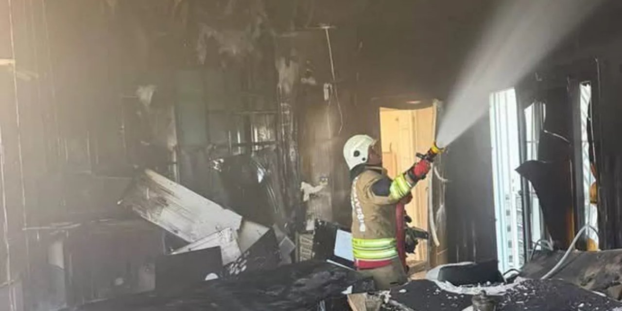 Hatay Arsuz'da 2 Katlı Müstakil Ev Yangında Kullanılmaz Hale Geldi