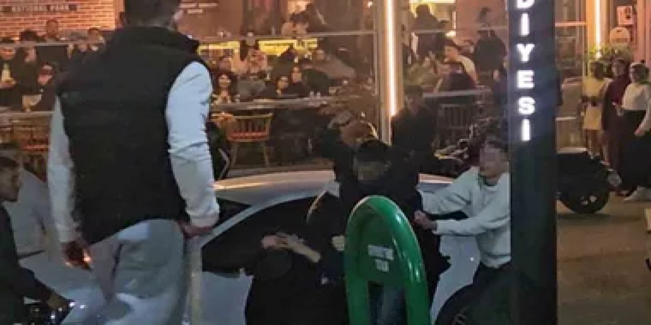 Karabük'te İki Grubun Kavgasında 1 Kişi Yaralandı, O Anlar Kameraya Yansıdı