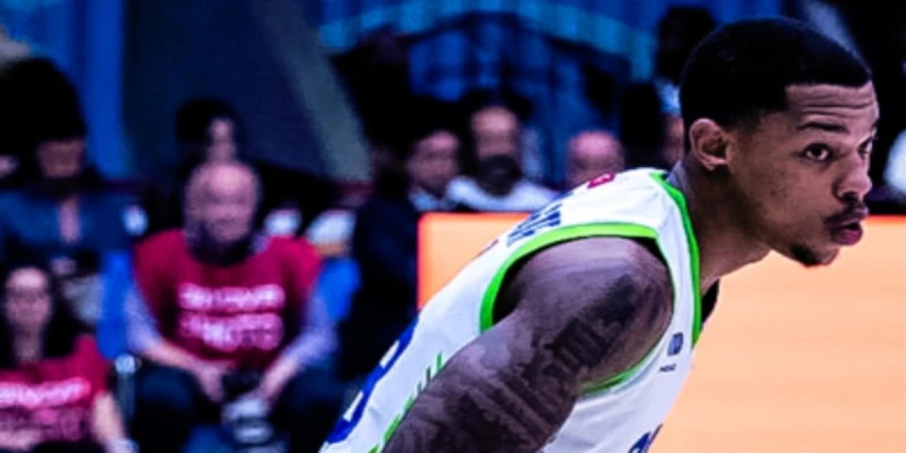 TOFAŞ, Napoli Basketbol'a Yenildi