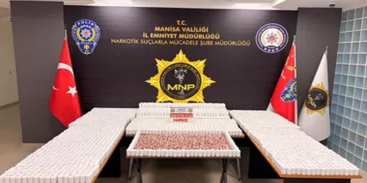 Manisa Emniyeti Otoyolda 225 Bin 960 Sentetik Hap Ele Geçirdi, 2 Kişi Tutuklandı