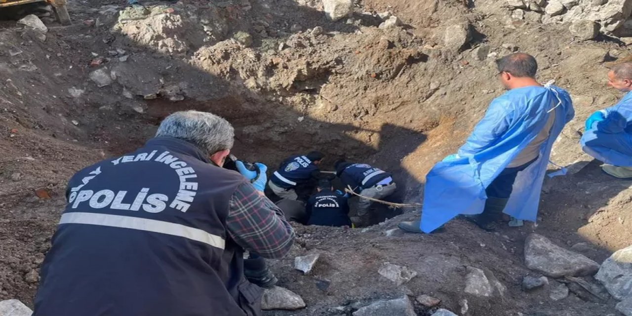 Kızılcahamam'da Kayıp Kadının Yanan Evinin Zemininde Kemikler Ve Balta Çıktı