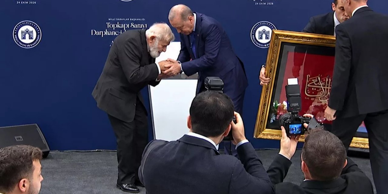Cumhurbaşkanı Erdoğan'dan Elini Öpmek İsteyen Prof. Dr. Sadettin Ökten 'e Saygı Dolu Karşılık