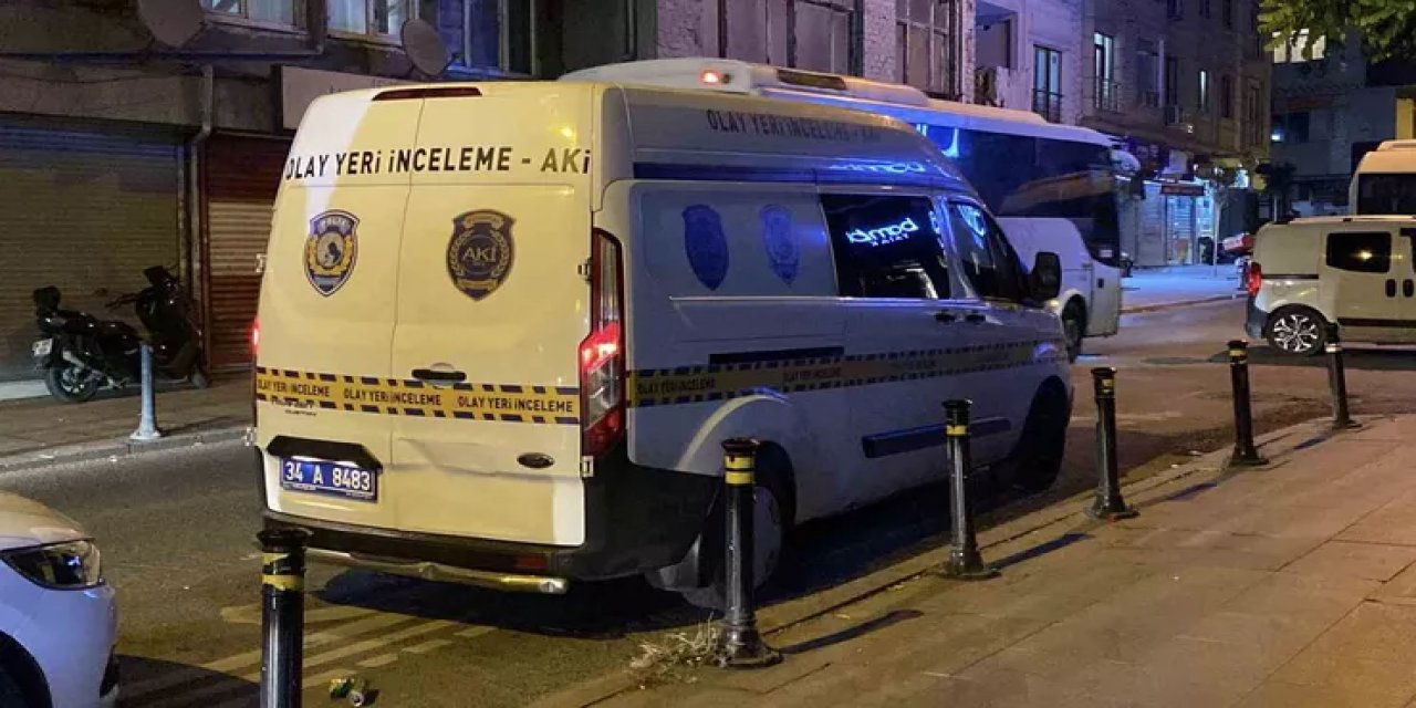 Zeytinburnu'nda Silahlı Kavgada Mermilerden Biri Daireye Girdi, Ölen Yaralanan Olmadı
