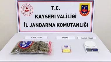 Kayseri Melikgazi'de 1010 Gram Esrar Ele Geçirildi, 3 Şüpheli Gözaltına Alındı