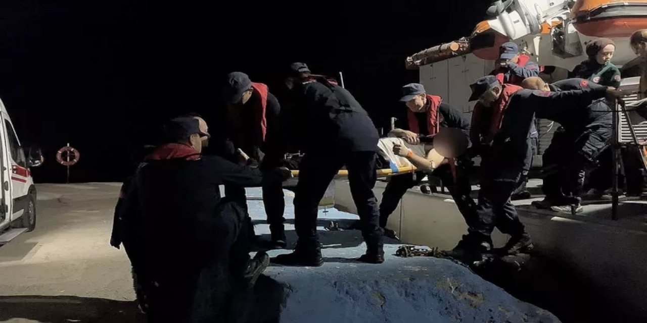 Gökçeada'da Rahatsızlanan Vatandaş Sahil Güvenlik Ekibince Çanakkale'ye Tahliye Edildi