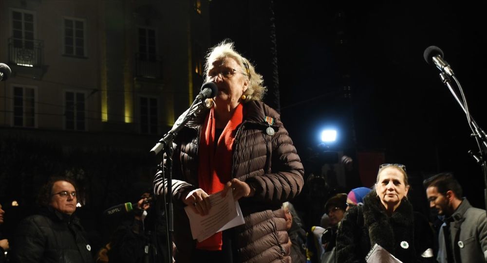 İsveçli gazeteci Doctare, Peter Handke'ye tepki olarak Nobel madalyasını iade ediyor