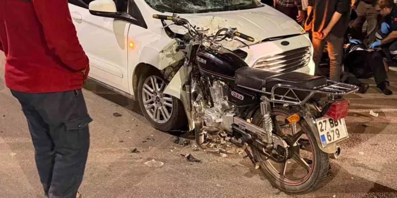 Gaziantep İslahiye'de Motosikletle Hafif Ticari Araç Çarpıştı, Sürücü Yaralandı