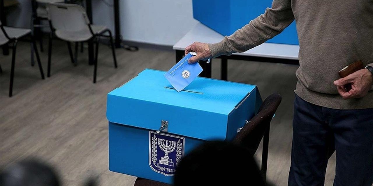 İsrail'de Anketler Seçim Sonrası Muhtemel Üç Senaryoya İşaret Ediyor