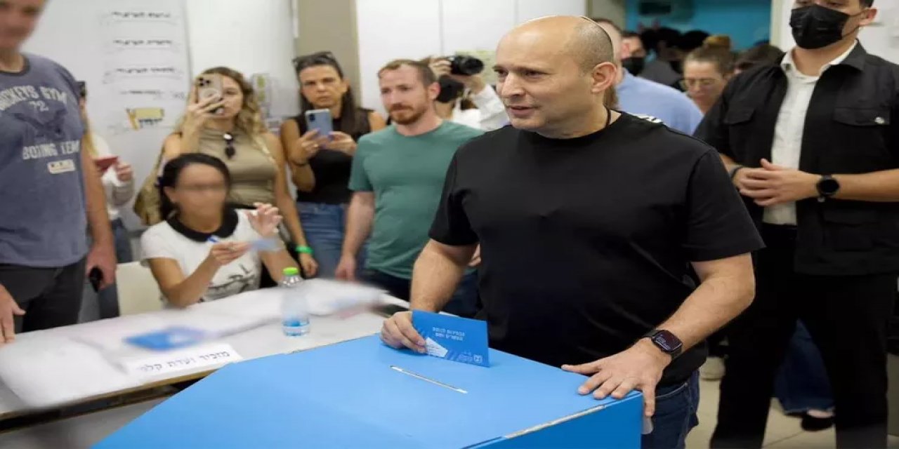 Eski İsrail Başbakanı Naftali Bennett'tan Seçim Sonrası İlk Açıklama: Hükümet Kurmak İçin Görüşmelere Başladık Bile