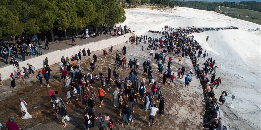 Pamukkale'ye Ziyaretçi Akını