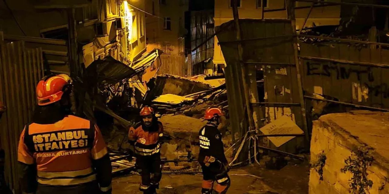 Beyoğlu'nda 5 Katlı Metruk Bina Çöktü, İlk İncelemelere Göre Can Kaybı Yok