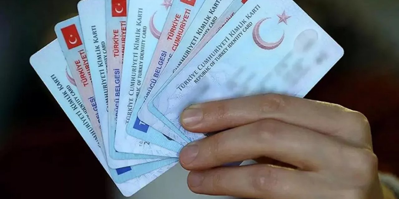 Kimliklerde Büyük Değişim! İlk Olarak Memurlar Kullanacak