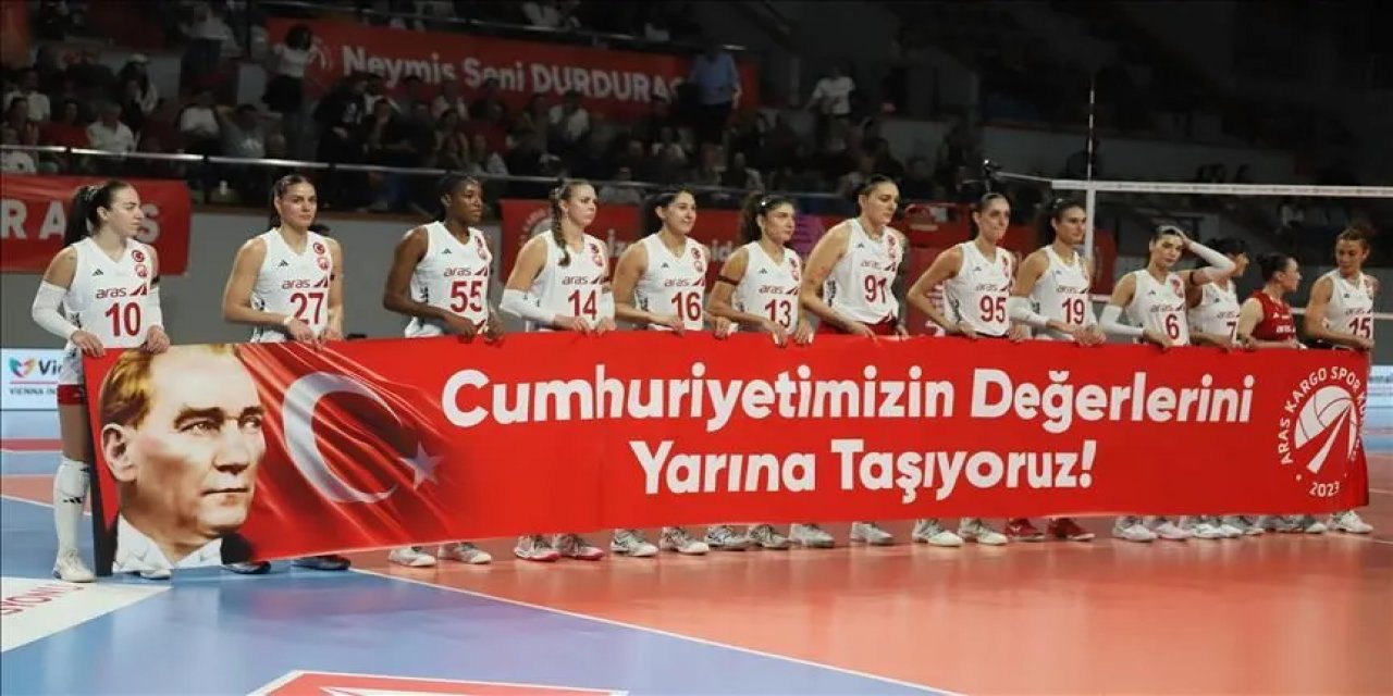 Aras Kargo Spor Kulübü, Sultanlar Ligi'nde Cumhuriyet Bayramı Coşkusunu Parkeye Taşıdı