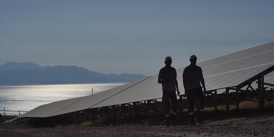 Yenilenebilir Enerji İhtiyacı Türkiye'yi Üretim Üssü Haline Getirecek
