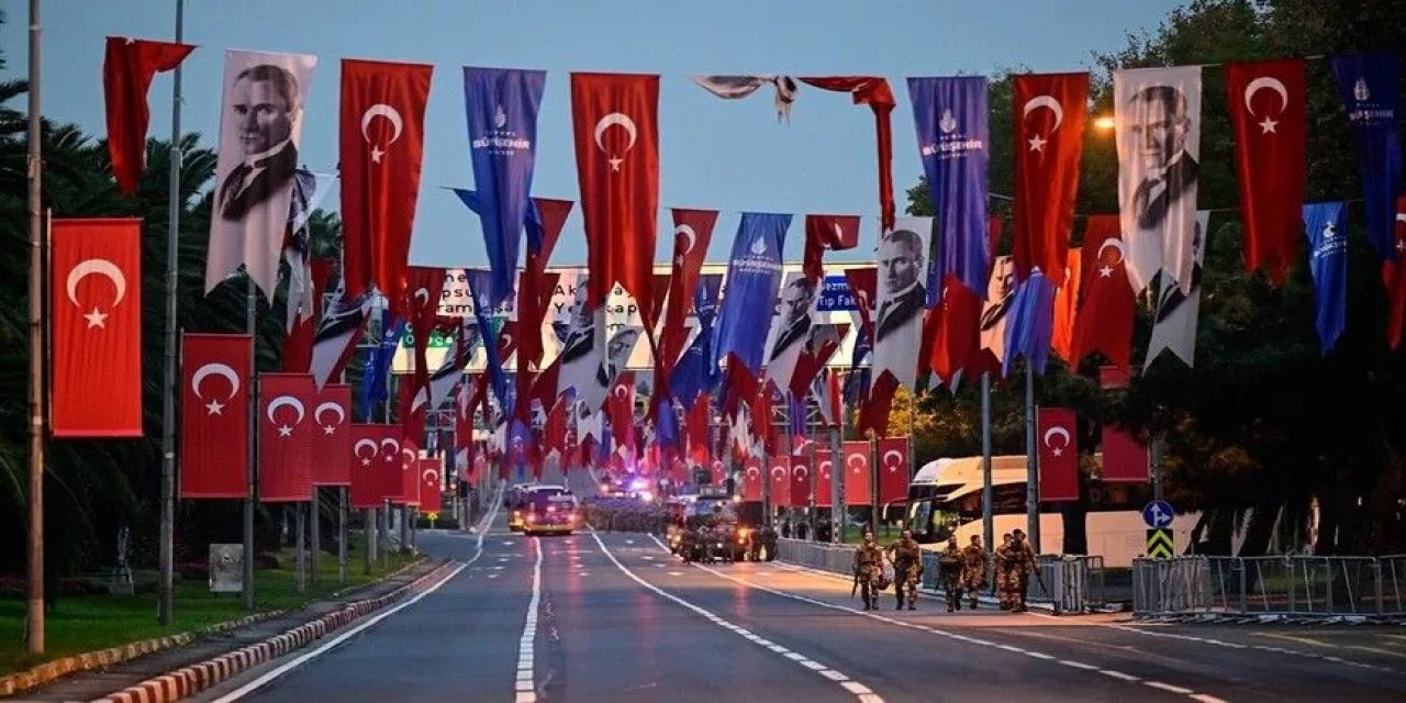 İstanbul'da Cumhuriyet Bayramı Kutlamaları Dolayısıyla Bazı Yollar Trafiğe Kapatıldı