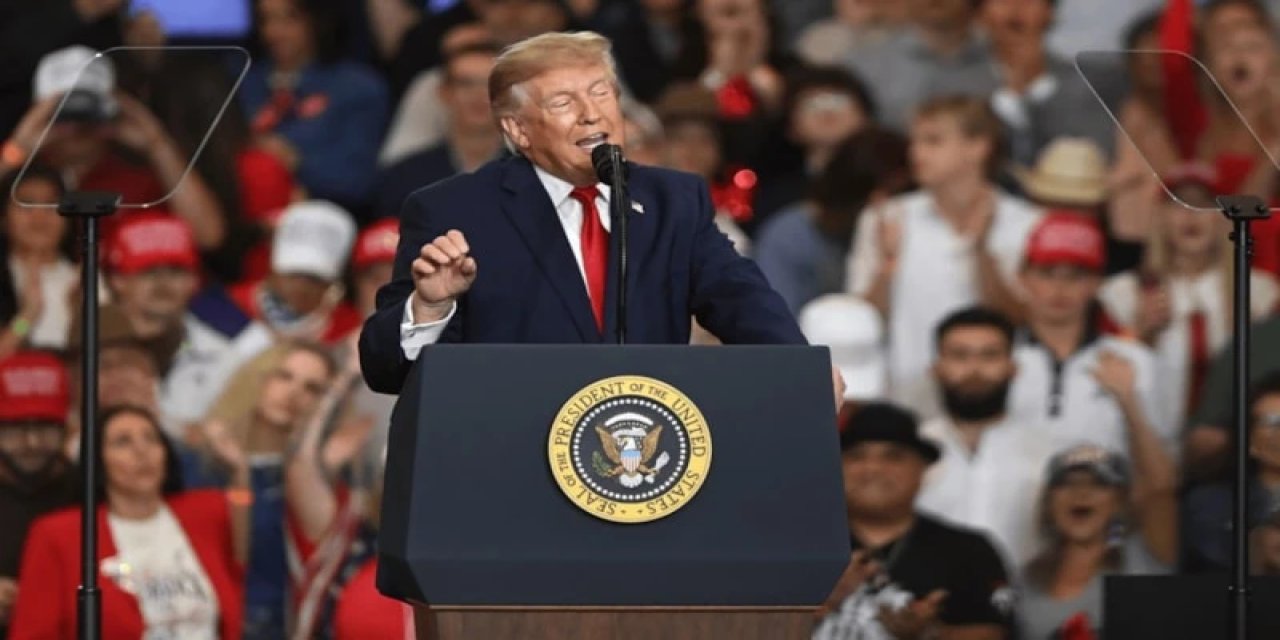 Trump’ın Ohio Mitinginde Epstein Protestosu