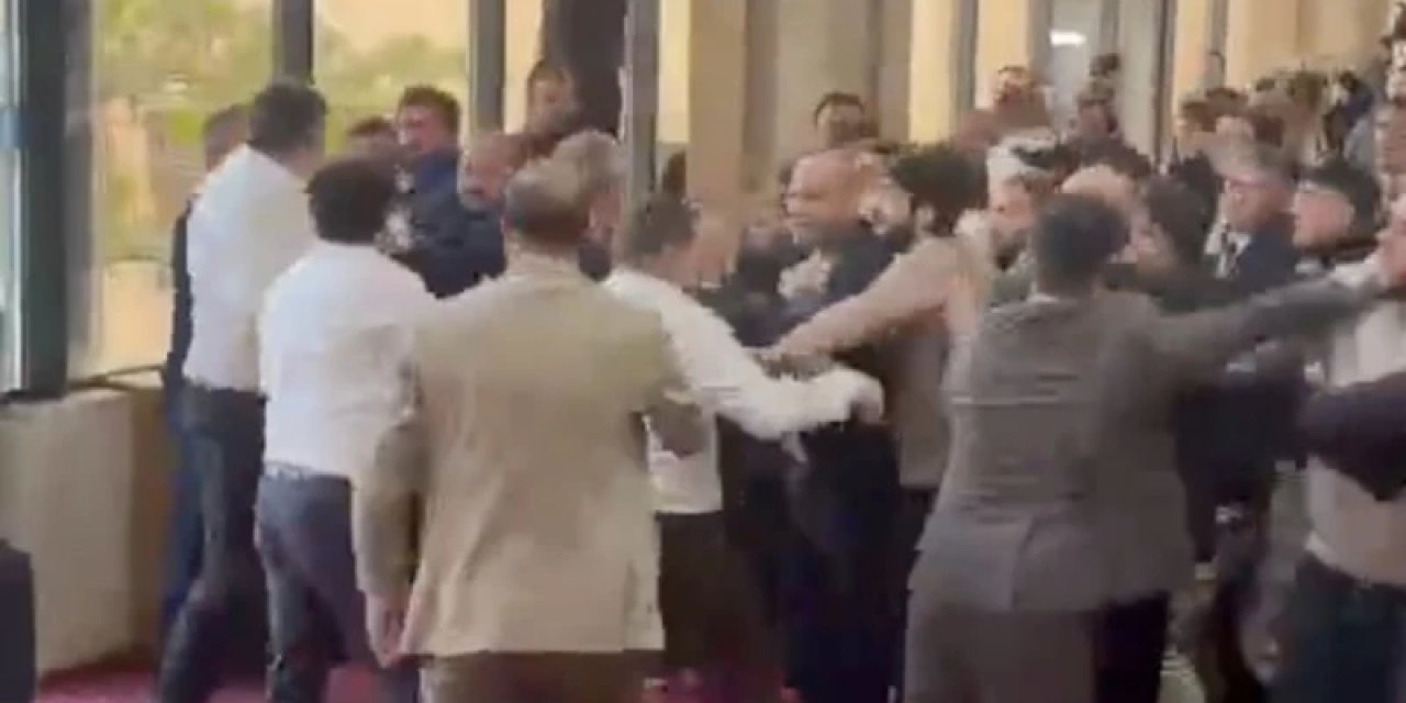 Ermenistan Parlamentosunda Yumruklu Kavga