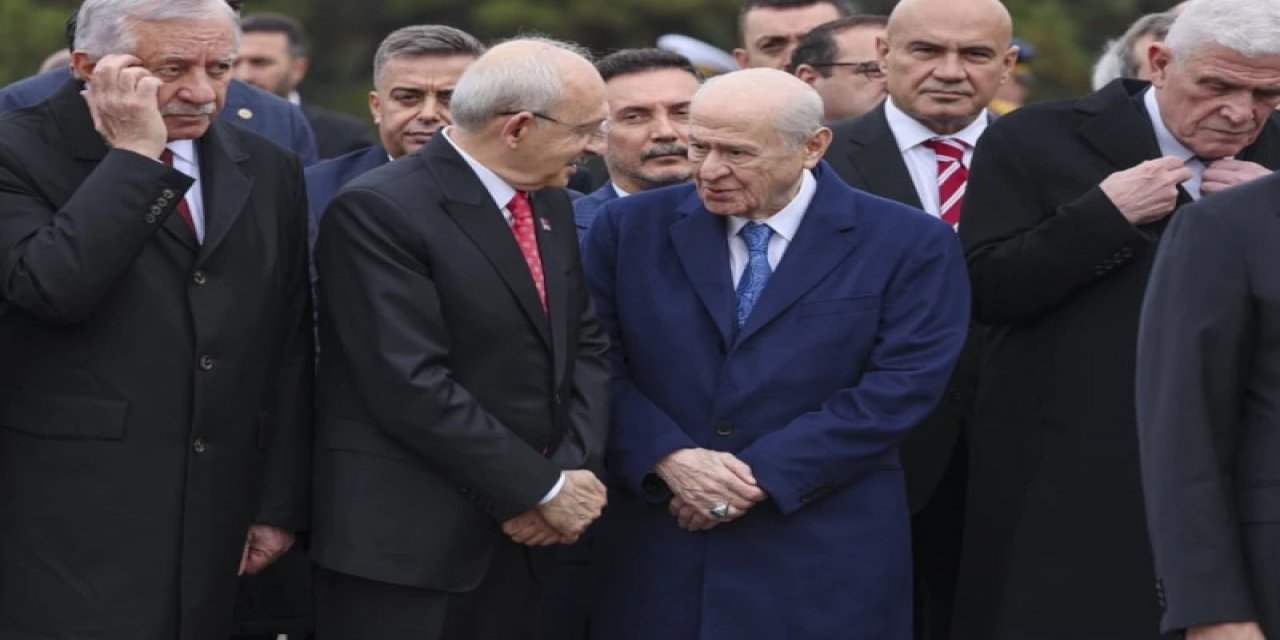Anıtkabir'de Devlet Bahçeli Ve Kemal Kılıçdaroğlu Arasında Koyu Sohbet
