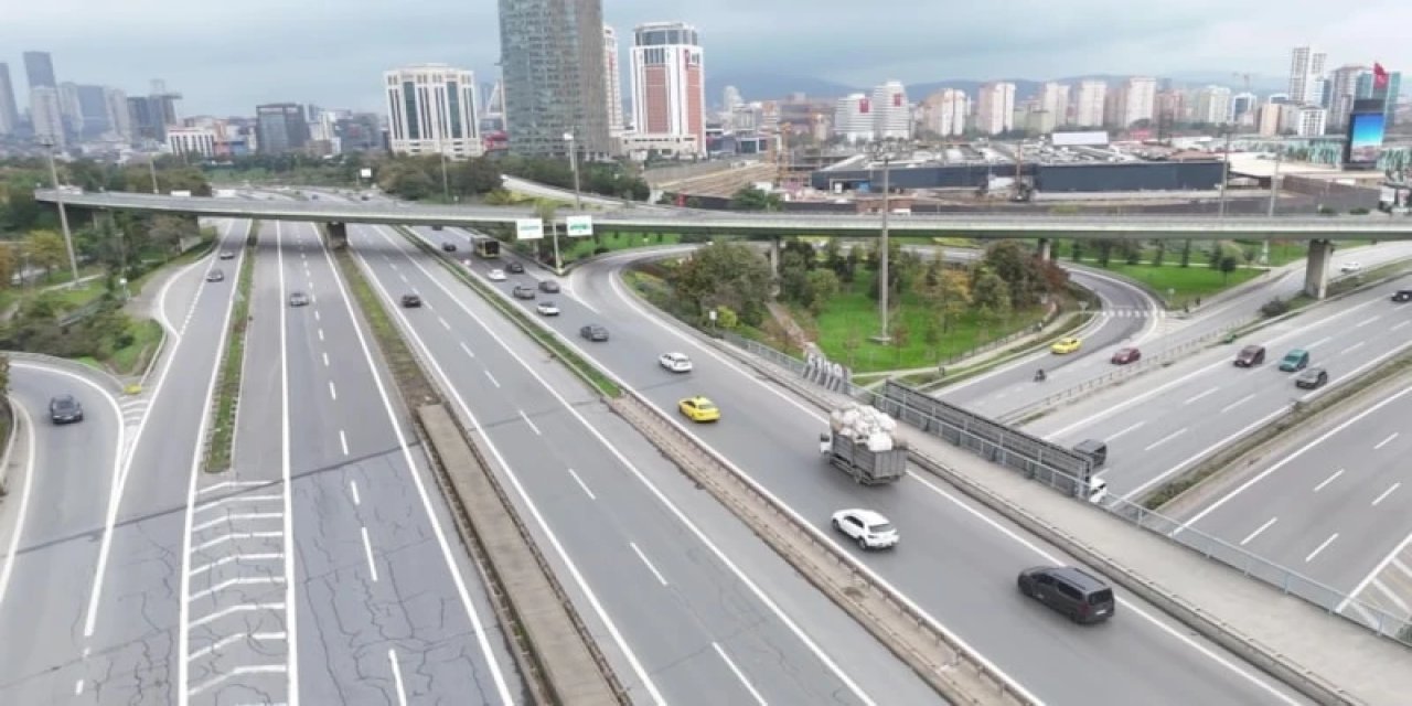 29 Ekim İstanbul Trafiğini Rahatlattı: Yollar Boş Kaldı
