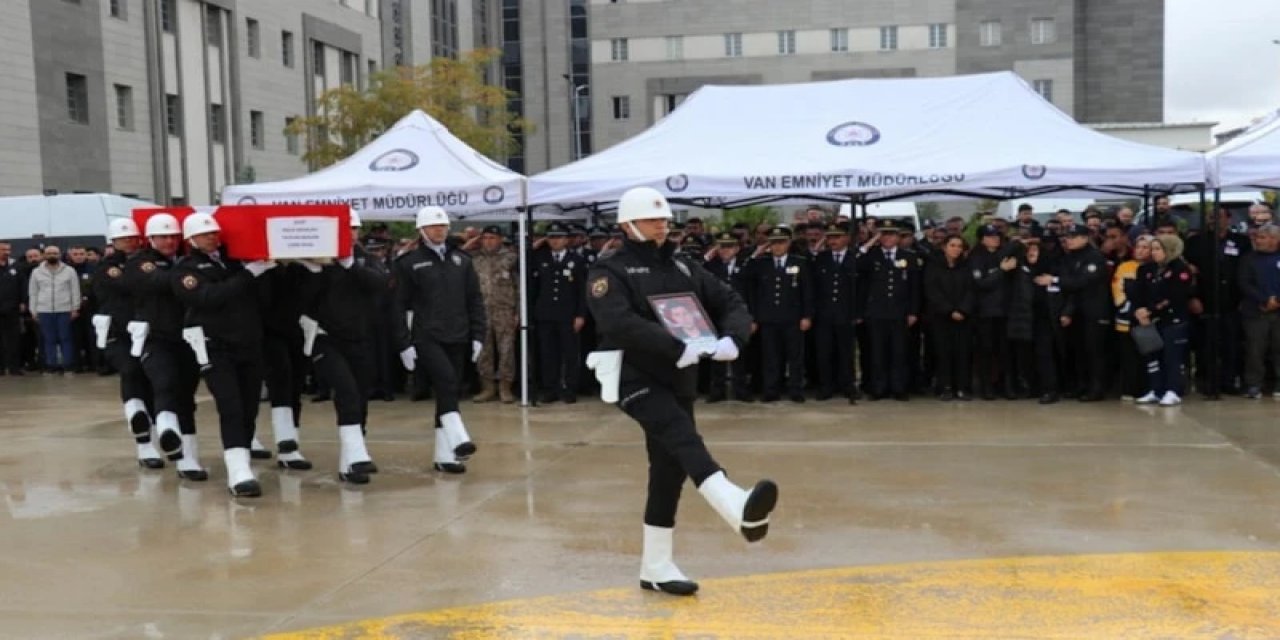 Van'da Şehit Olan Polis Memuruna Veda