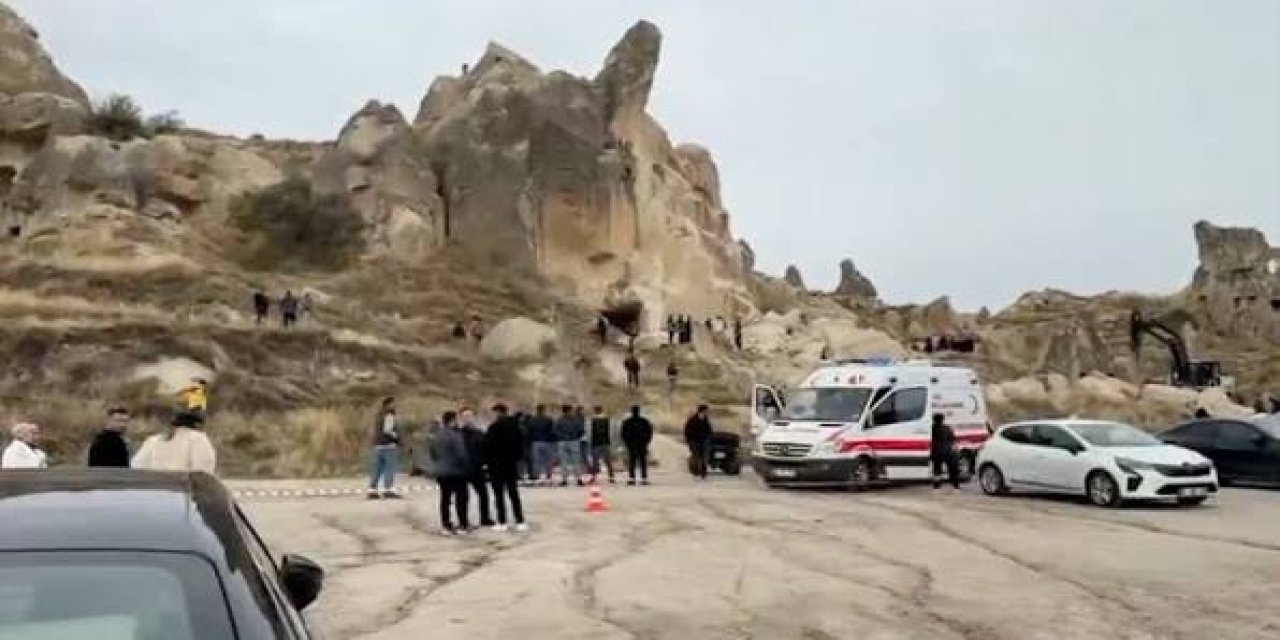 Nevşehir'de Peribacasından Kopan Kaya Parçalarının Altında Kaldılar