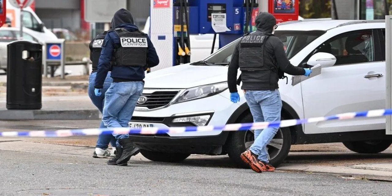 Fransa'da Terör Saldırısının Şüphelisi, Müslümanlara Ve Afrikalılara Benzeyenleri Hedef Aldığını Söyledi