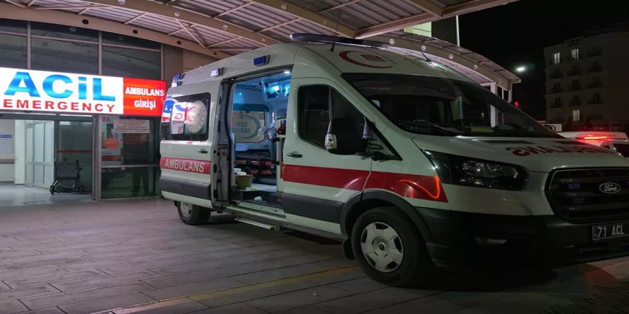 Yemek Sofrasında Evlat Dehşeti: Babasını Bıçakla Öldürdü