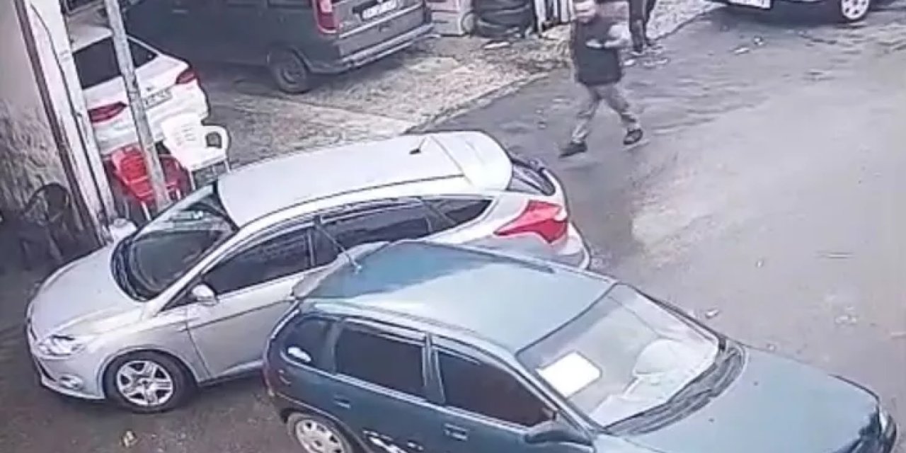 Diyarbakır'da Arızalı Aracını Ustaya Götüren Sürücü Kaza Yaptı, Anı Kamerada Kaldı