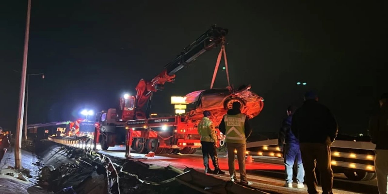 Çanakkale'de Feci Kazada 2 Kişi Hayatını Kaybetti