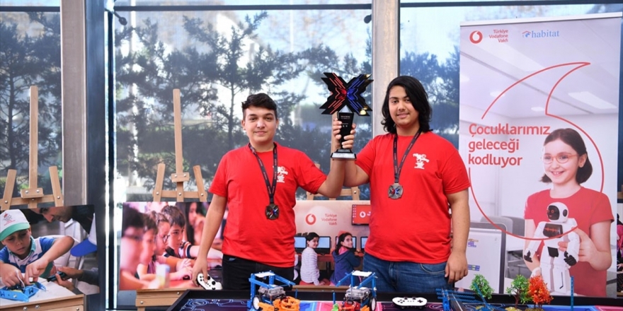 'Yarını Kodlayanlar' Projesi Katılımcıları Dünya Şampiyonu Oldu