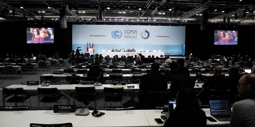 'Uzatmalı' İklim Değişikliği Zirvesi Hayal Kırıklığıyla Sona Erdi