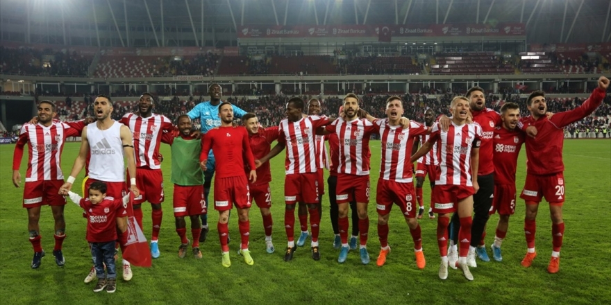 Sivasspor Zirveyi Sevdi