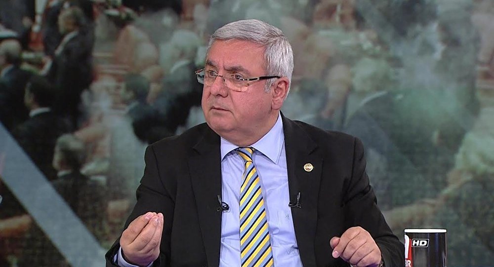 Cem Küçük 'Erdoğan karşıtı biri seçilirse yargılanırız' deyince Metiner'in cevabı...