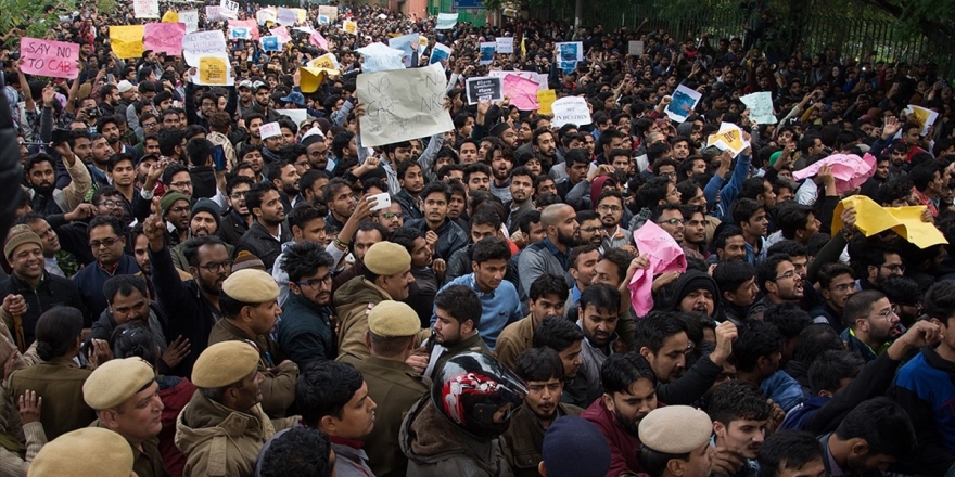 Hindistanlı Müslümanlar Geleceklerinden Endişeli