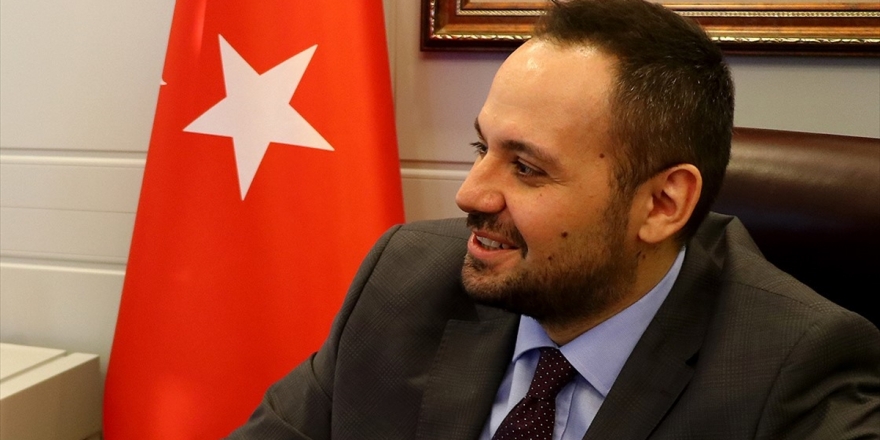 Tenor Karahan Bolşoy'a Damga Vurdu