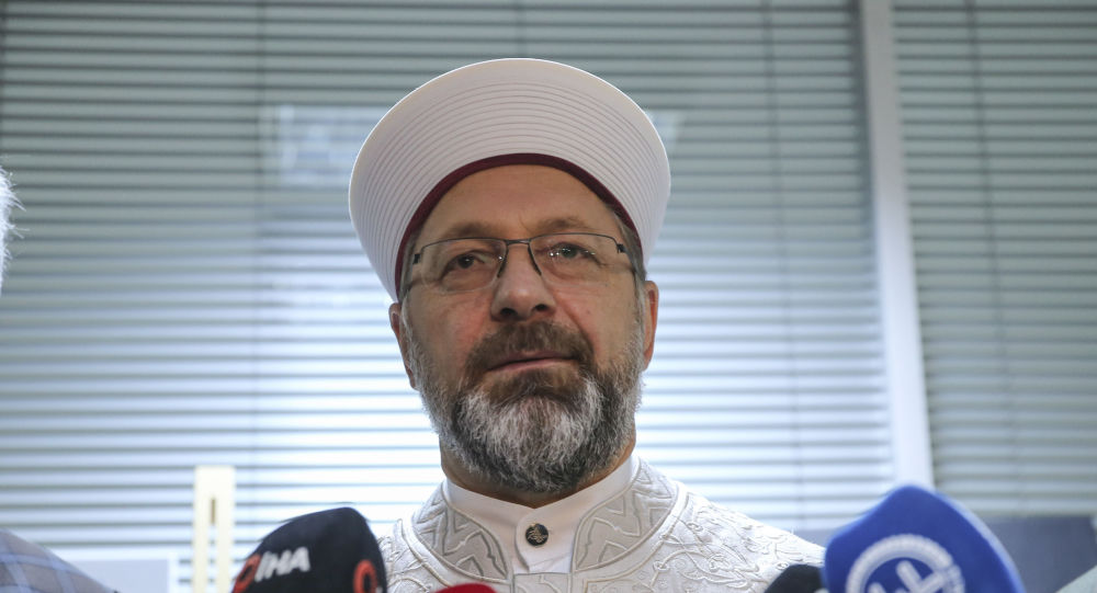 Diyanet İşleri Başkanı Erbaş'tan 'camide tabure ve sandalye' açıklaması