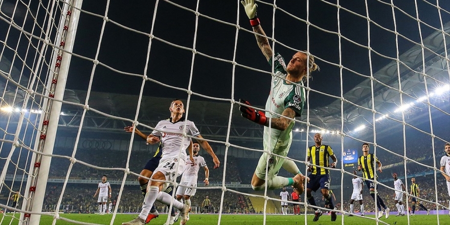 Fenerbahçe'nin Kadıköy'deki Derbilerde Bileği Bükülmüyor