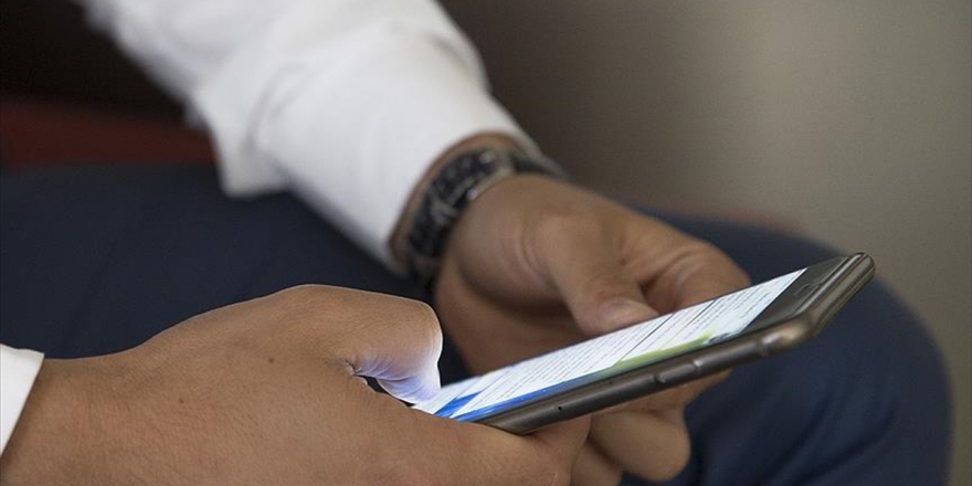 Sosyal Medya Kullanımı Gençlerde Yeme Alışkanlığını Bozuyor