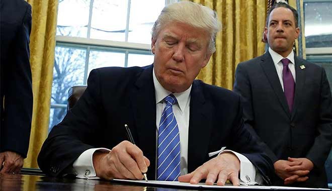 ABD Başkanı Trump Türkiye karşıtı maddelerin yer aldığı torba tasarıyı imzaladı
