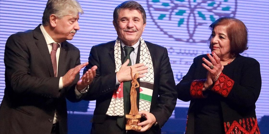'Filistin Davasını Destekleyen Yılın Şahsiyeti' Ödülü Hüseyin Tanrıverdi'ye Verildi