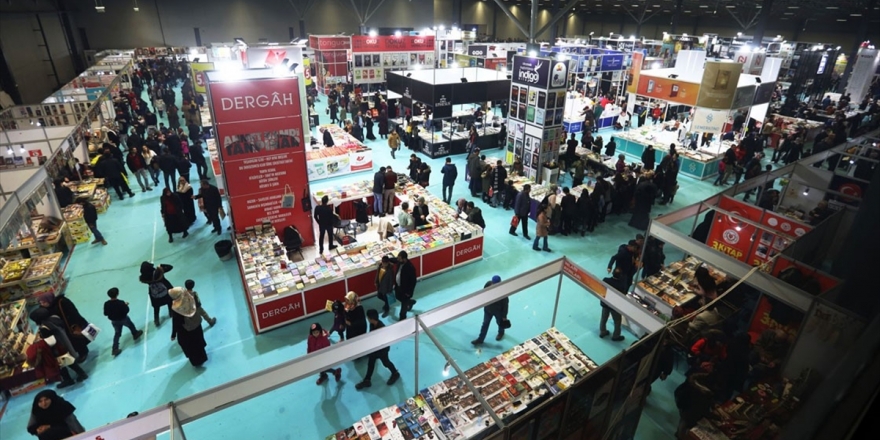 Vanlılardan Kitap Fuarına Yoğun İlgi