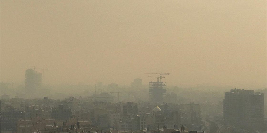 İran'da Hava Kirliliği Nedeniyle Eğitime Yine Ara Verildi