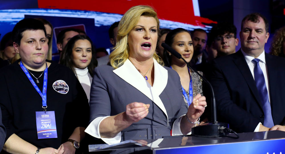Hırvatistan'daki cumhurbaşkanlığı seçimde ikinci tura Milanovic ile Kitarovic kaldı
