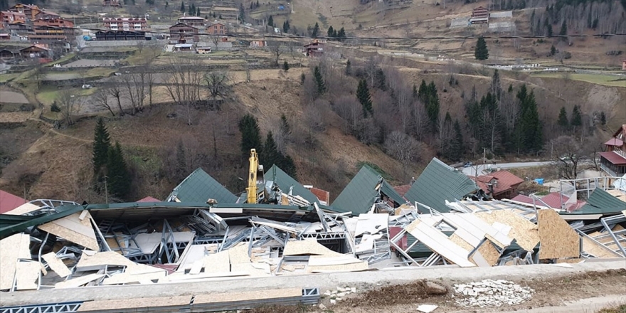 Uzungöl'de Kaçak Binaların Yıkımına Başlandı