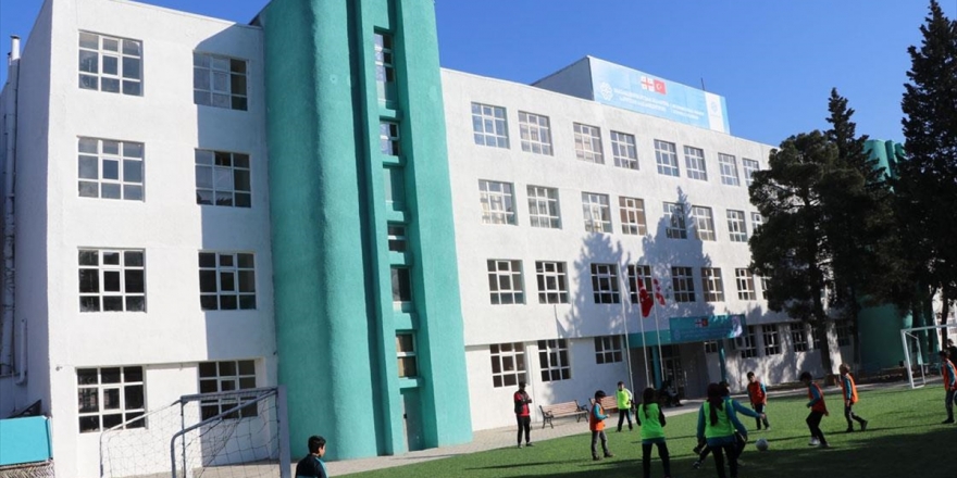Gürcistan'daki Türkiye Maarif Okulu Yenilendi