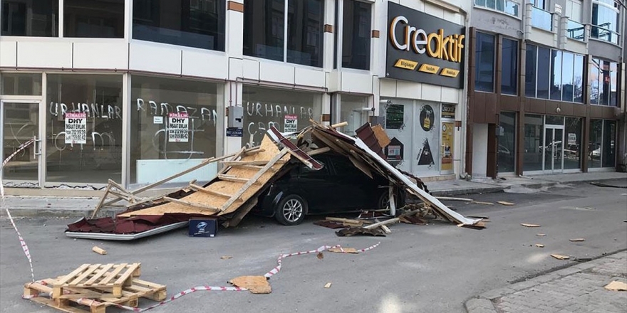 Lodos Bazı Bölgelerde Hayatı Olumsuz Etkiliyor